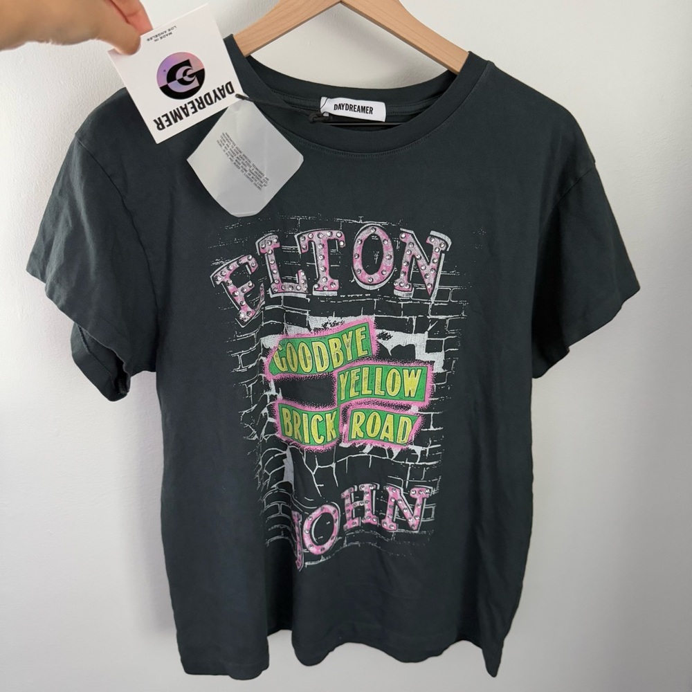 Daydreamer Medium NEW Elton John Goodbye Yellow Brick Road T-Shirt Grey - Picture 3 of 7